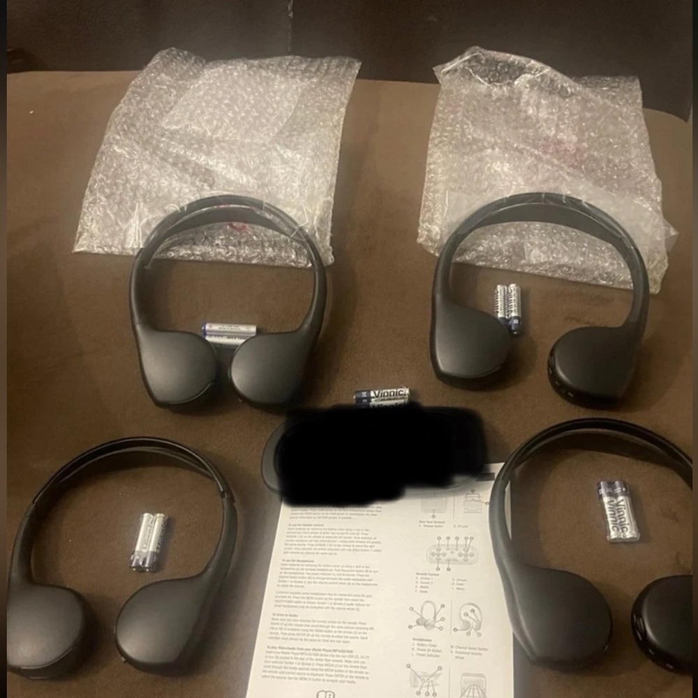 4 GM Genuine Parts 22863047 Headphones